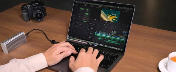 TerraMaster D1 SSD Pro ligada a um notebook