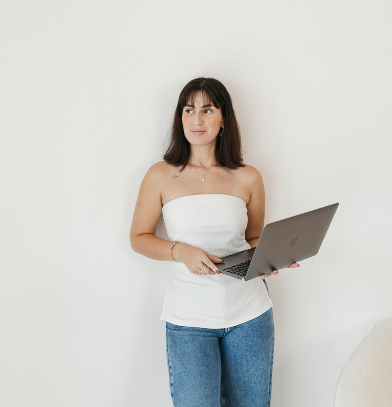 Calanta Garcia, web designer e professora do curso Web do Zero