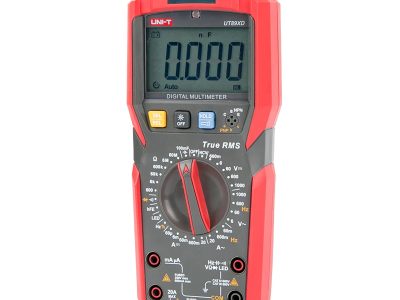 Multímetro digital UNI-T UT89XD com pontas de prova, para o comparativo de multímetros