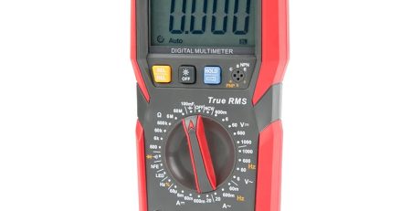 Multímetro digital UNI-T UT89XD com pontas de prova, para o comparativo de multímetros