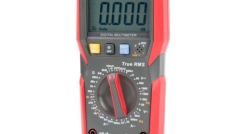 Multímetro digital UNI-T UT89XD com pontas de prova, para o comparativo de multímetros